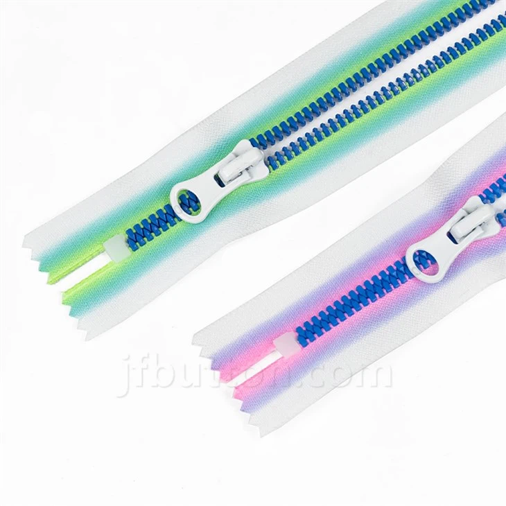 White Plastic Zipper With PVC Pull suppliers